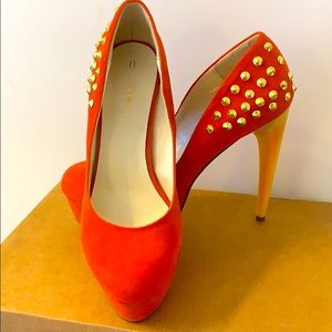 Hot orange heel